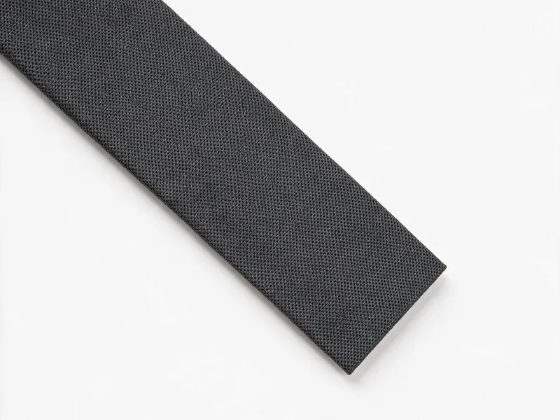 Fabric-wrapped metal profile with fold